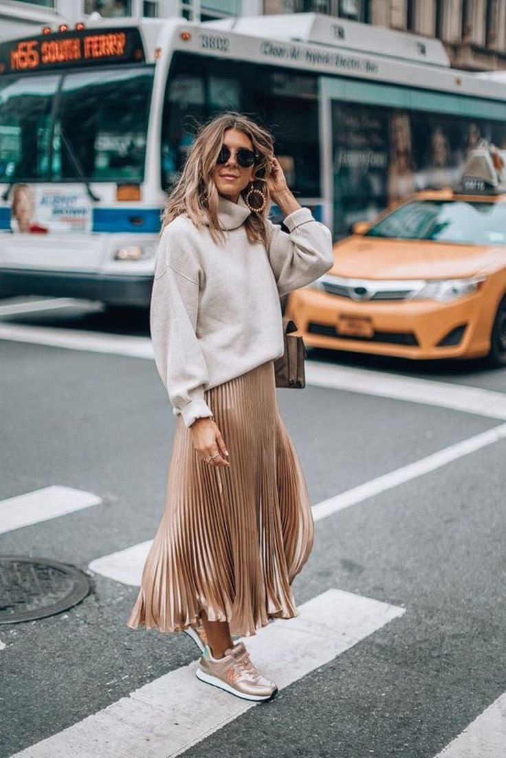 Свитер с плиссированной юбкой