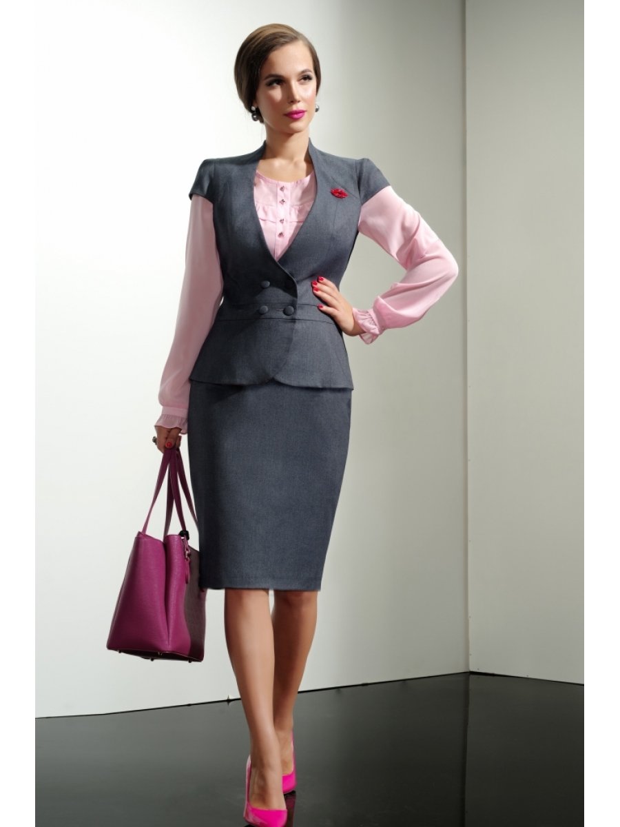 Красный костюм женский с юбкой и жилетом