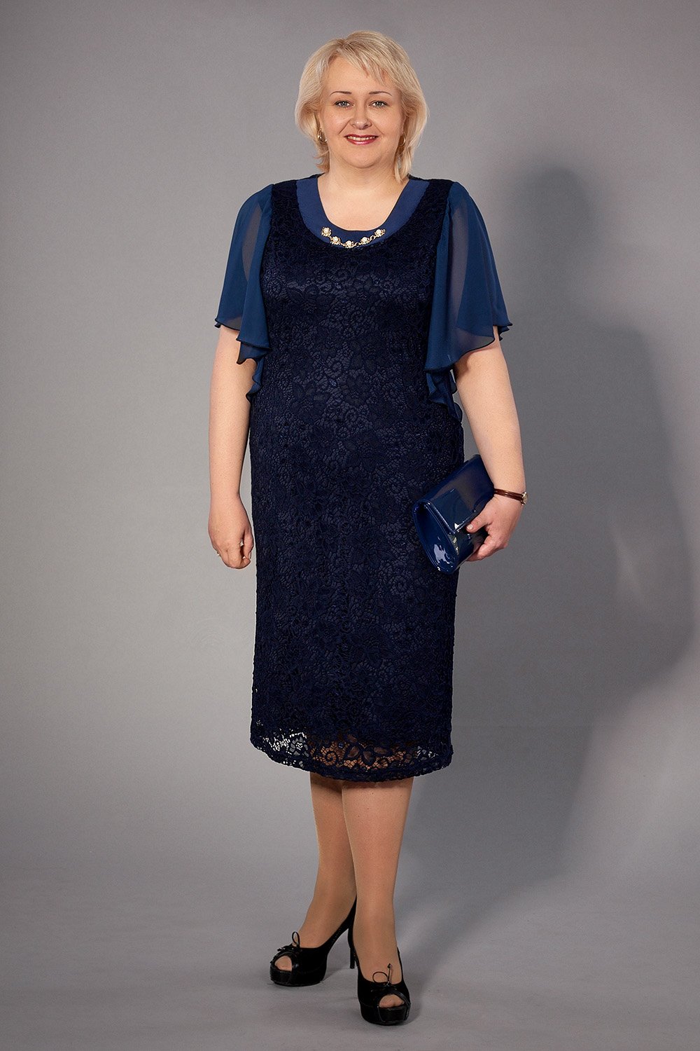 Вечернее платье для женщины 50