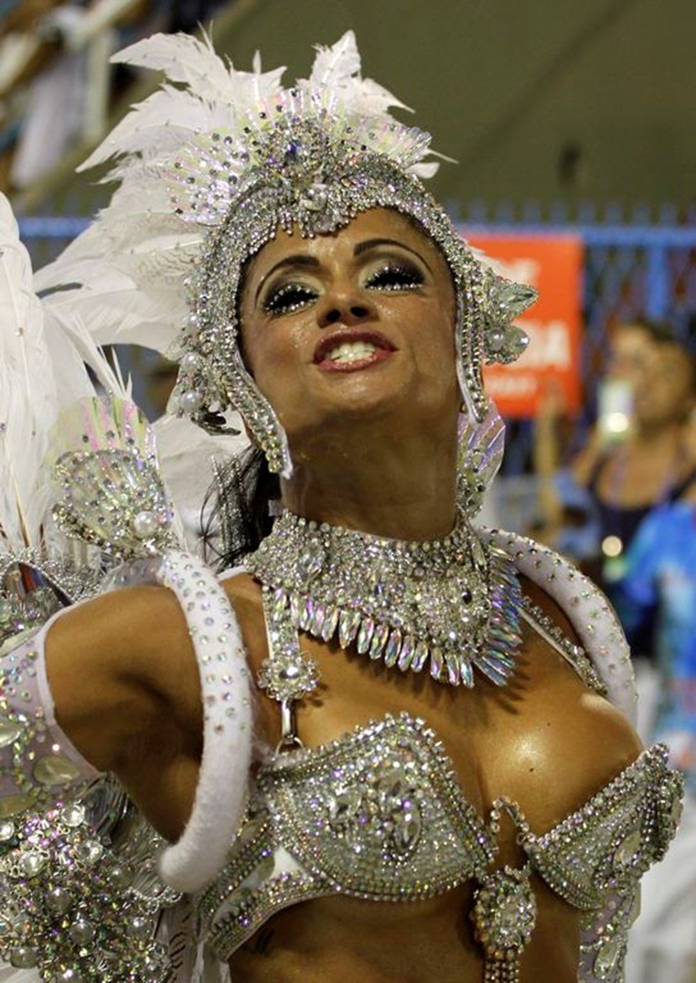 Юлия гаврилина и Валя карнавал