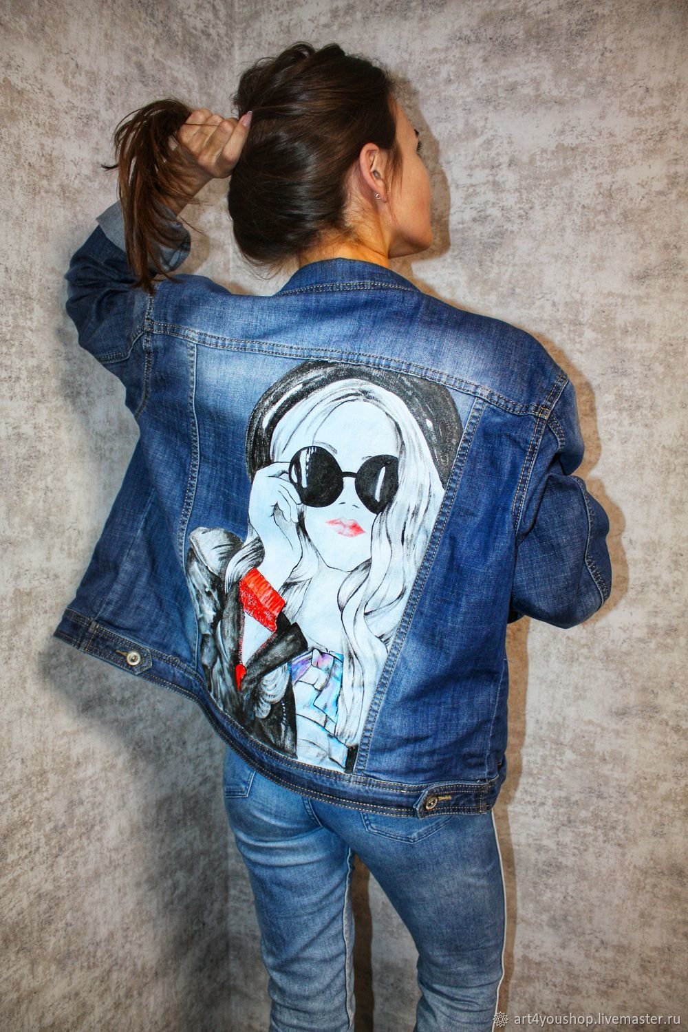 Спина на джинсовке