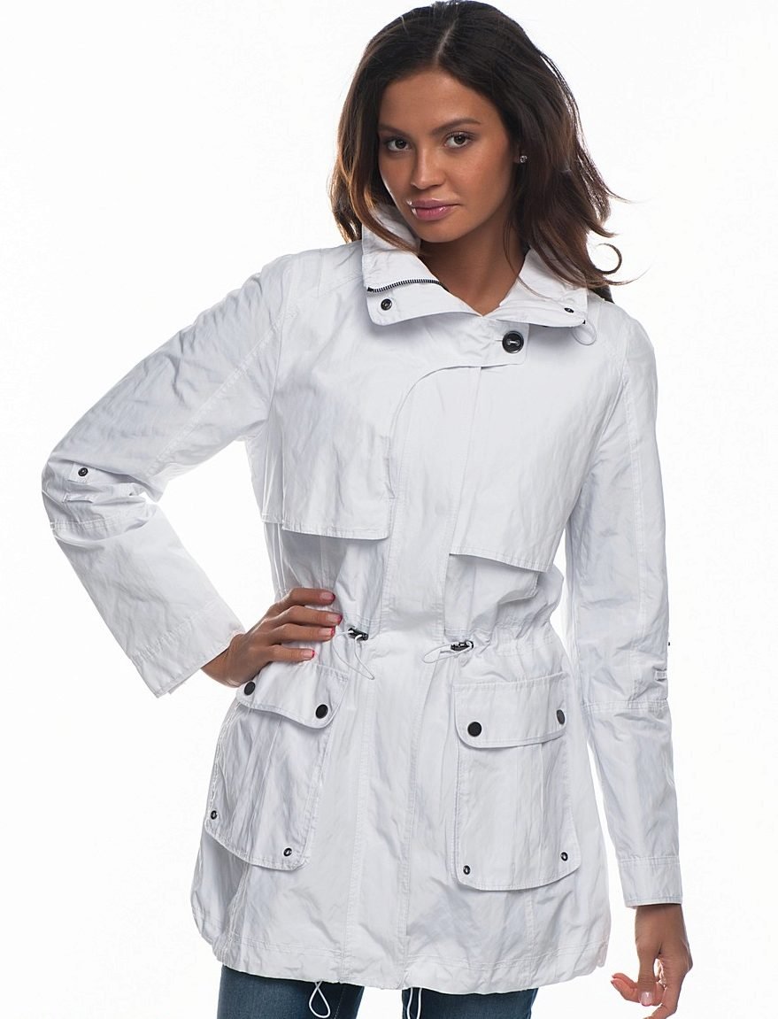 Карман с листочкой на трикотаже прорезной