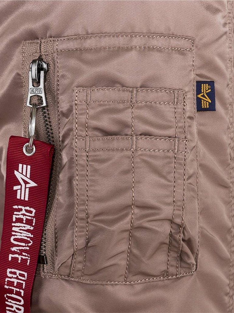 Внутренний карман куртки