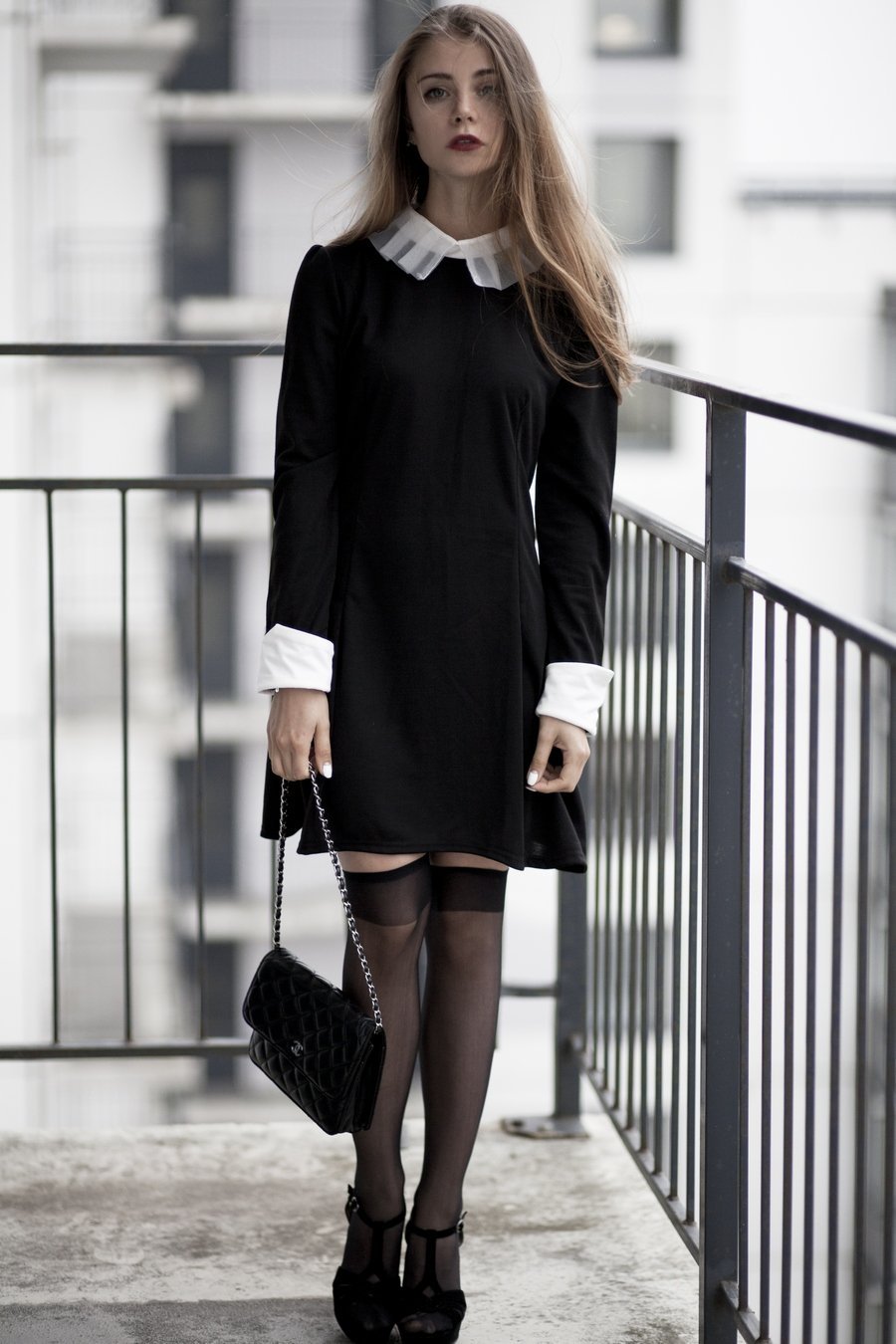 Свадебное платье с грубыми ботинками