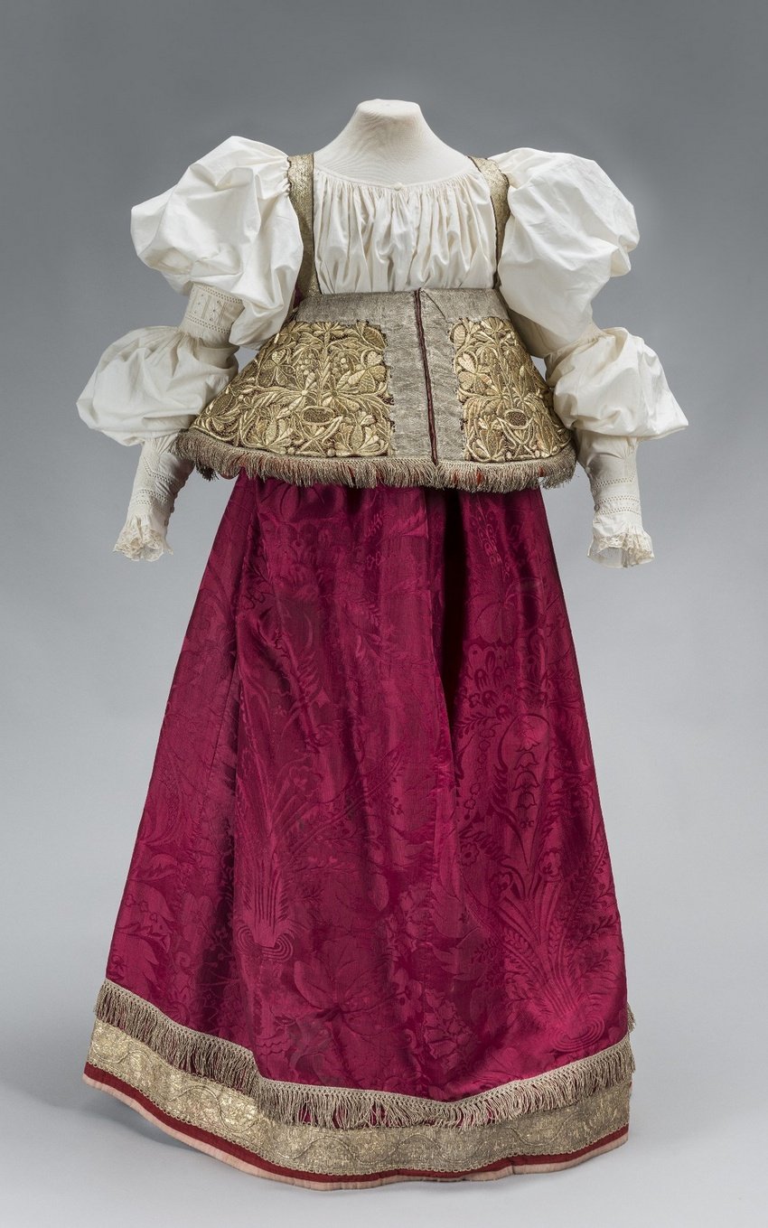 Пестрядинный сарафан