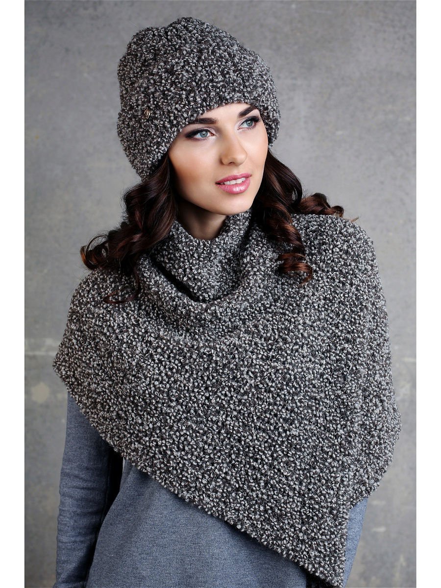 Женская шапка из букле