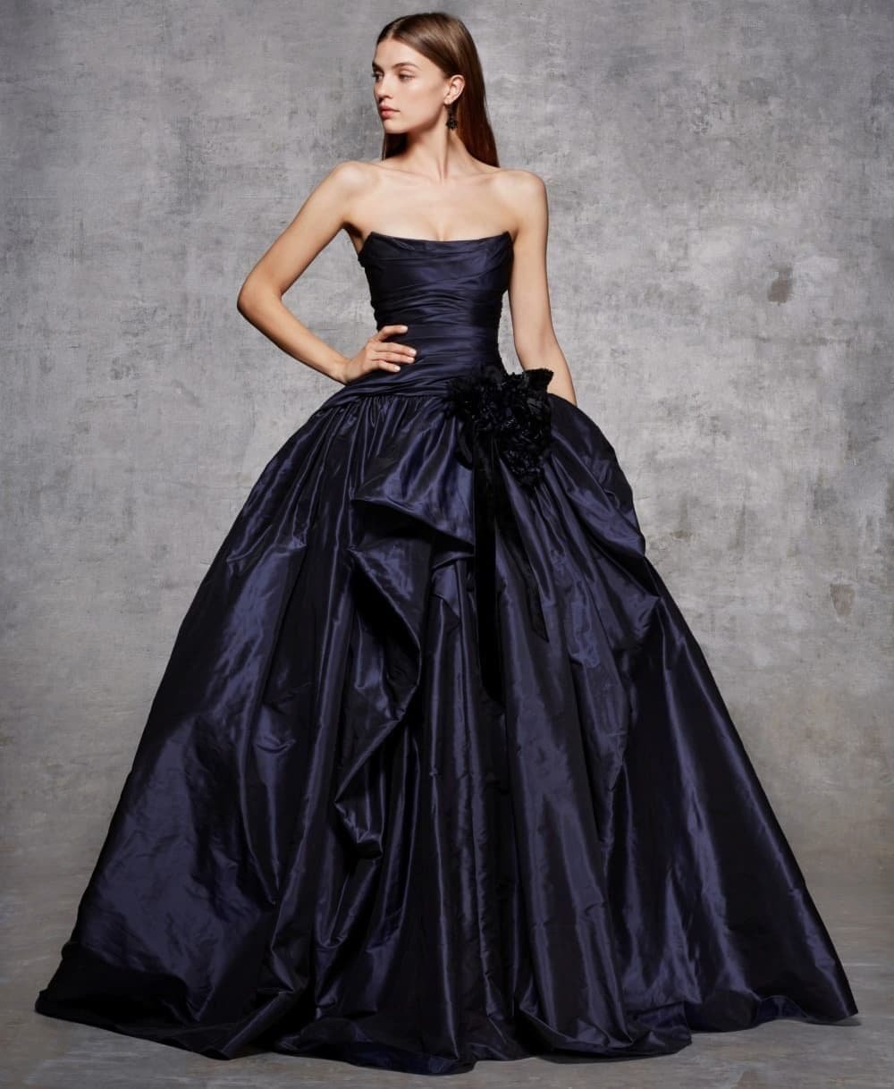 Платье со складками