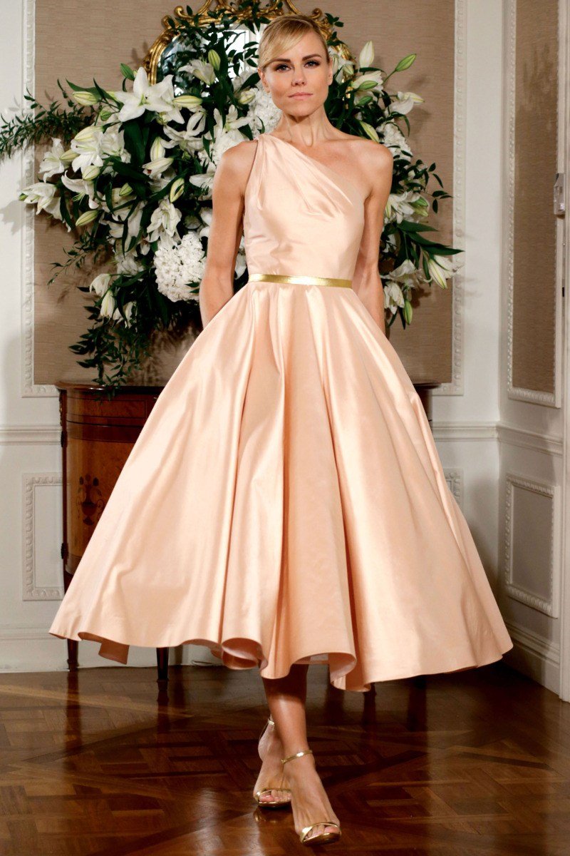 Платье из тафты