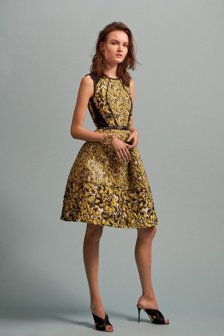 Платье с пайетками плюс сайз