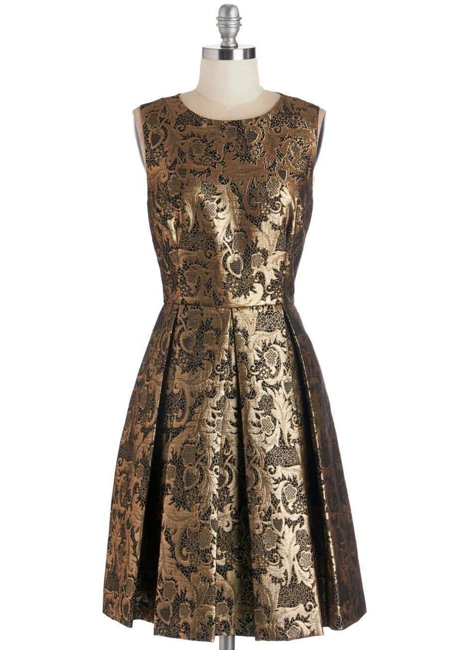 Костюм из парчи для женщин