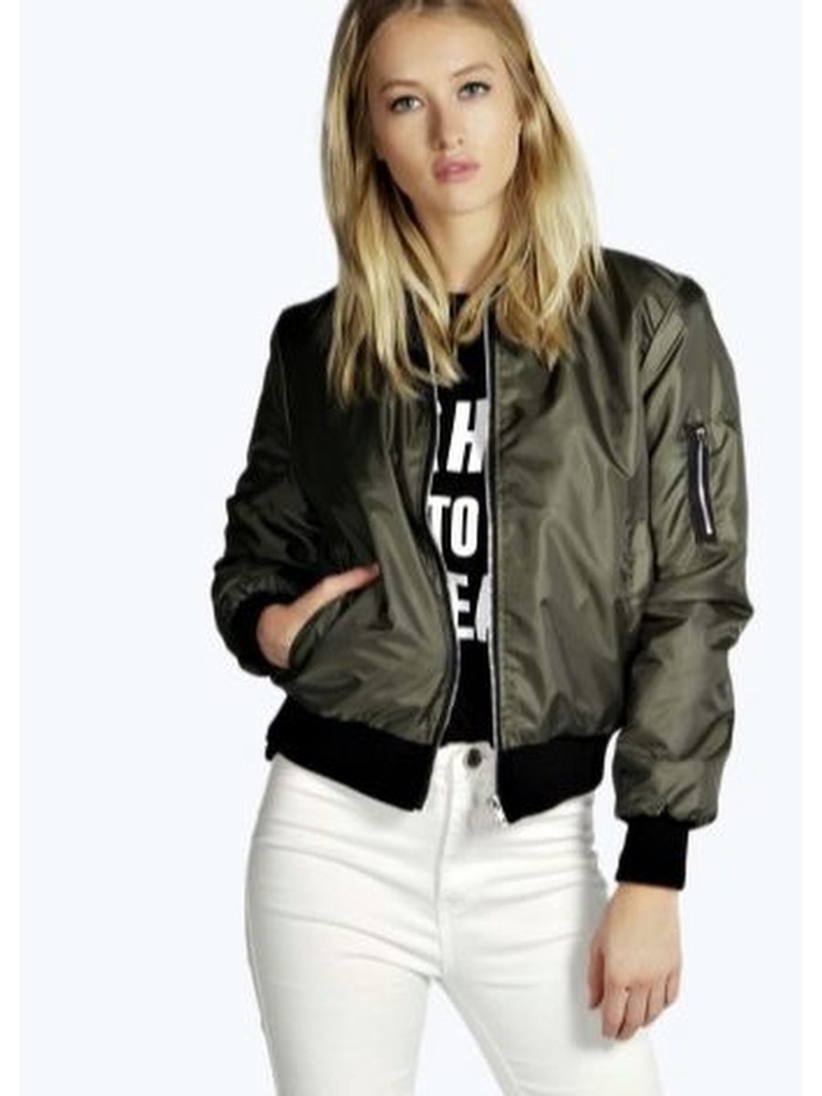 Белый короткий пуховик