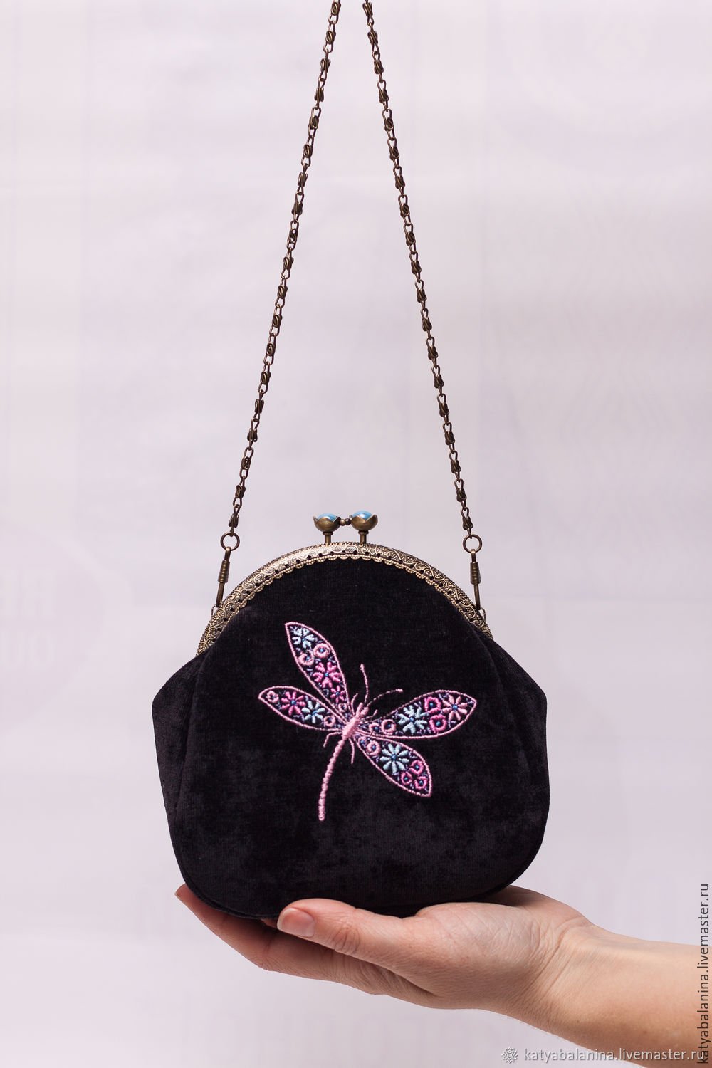 Сумка с поцелуйчиком