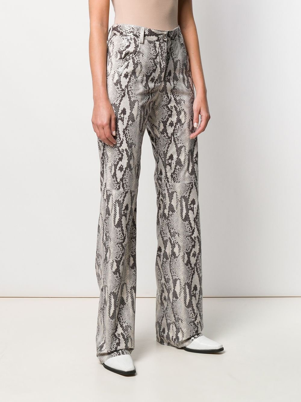 Ткань со змеиным принтом