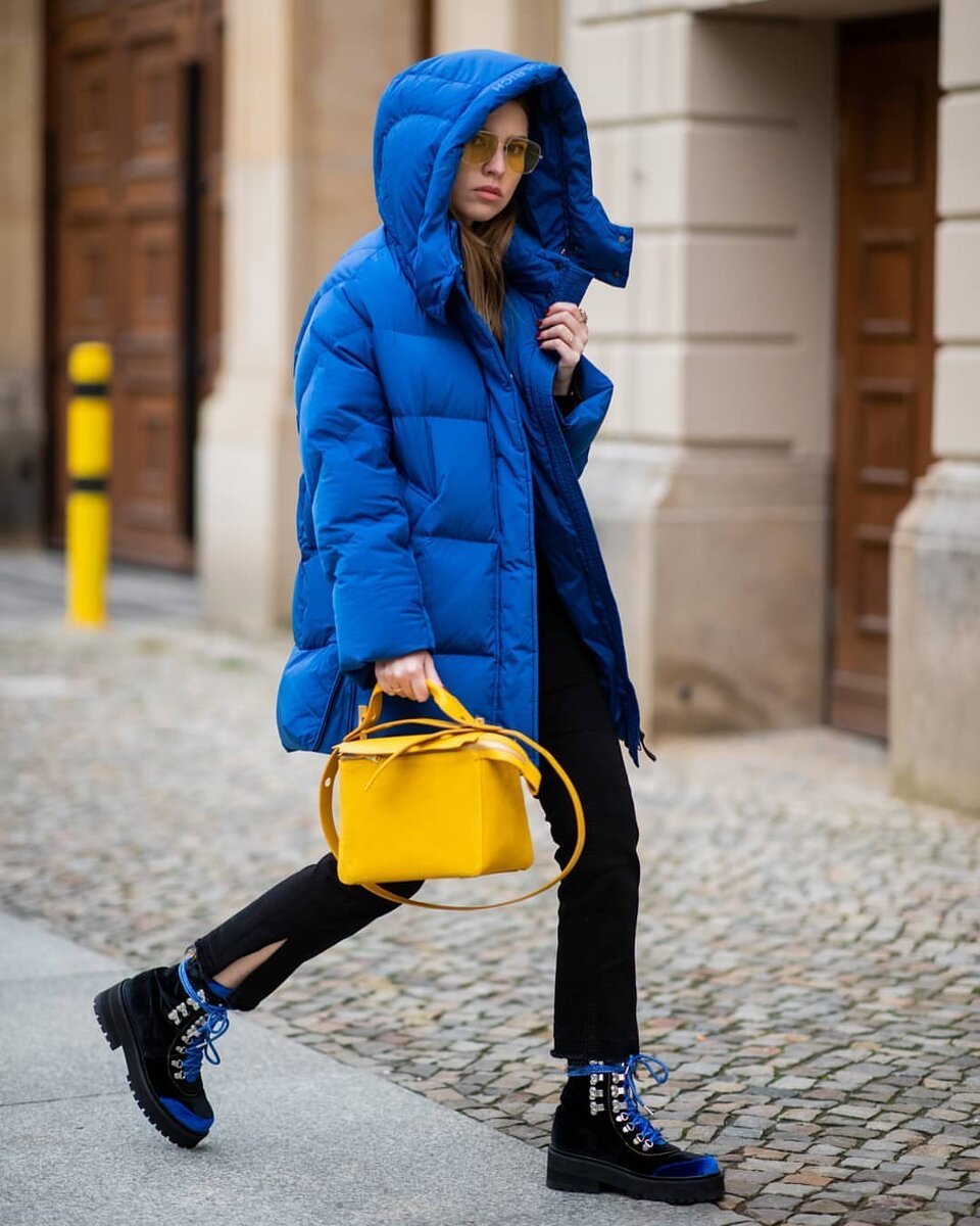 Шапка к синему пальто