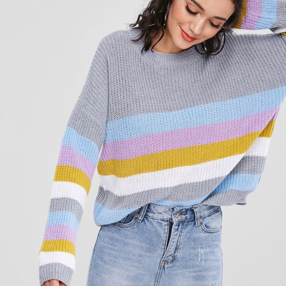 Свитер из разноцветной пряжи
