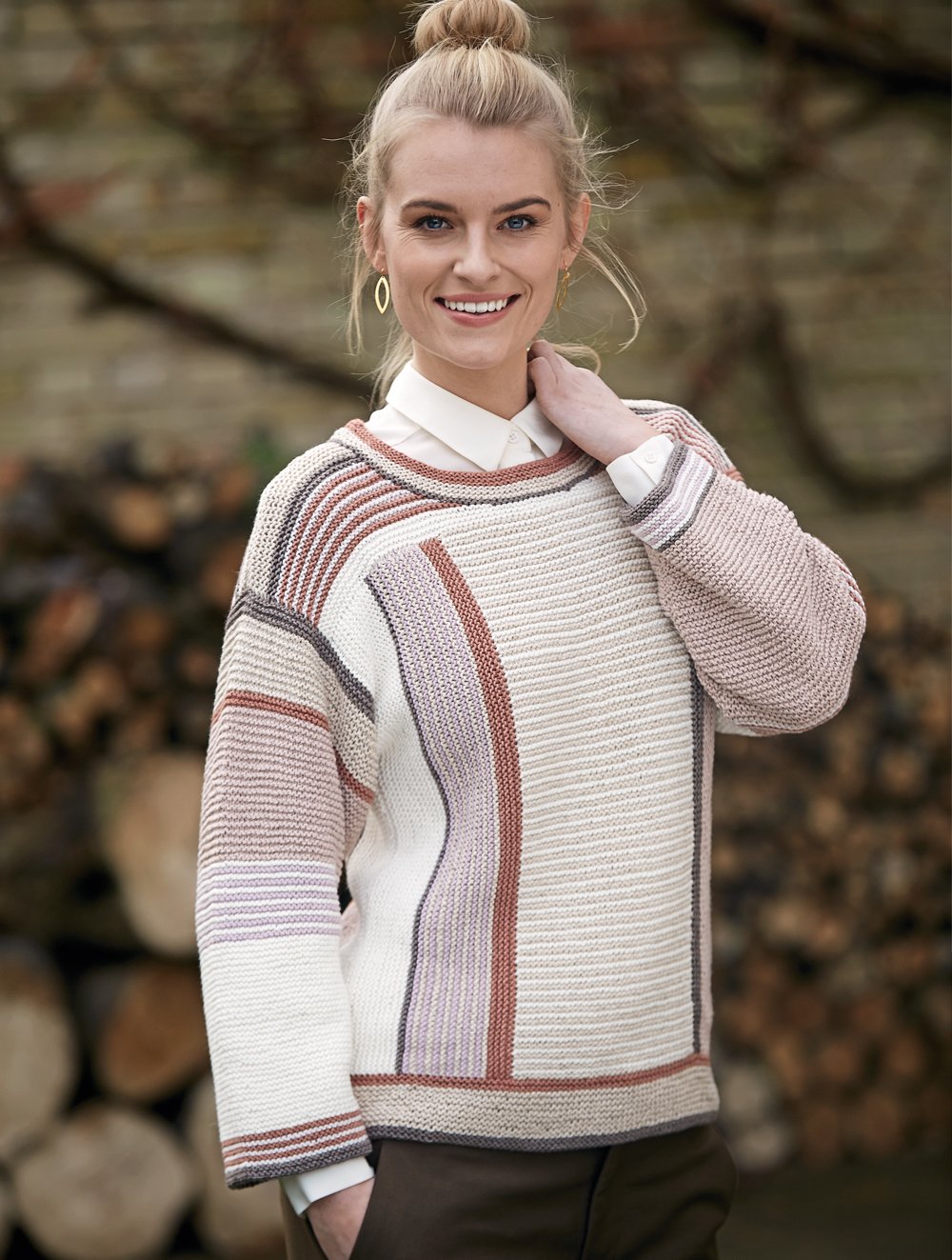 Свитер из разноцветной пряжи