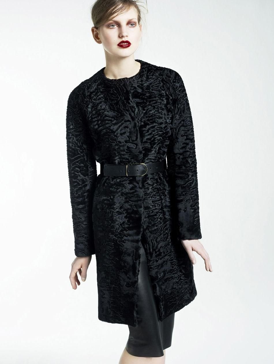 Max Mara пальто из каракульчи