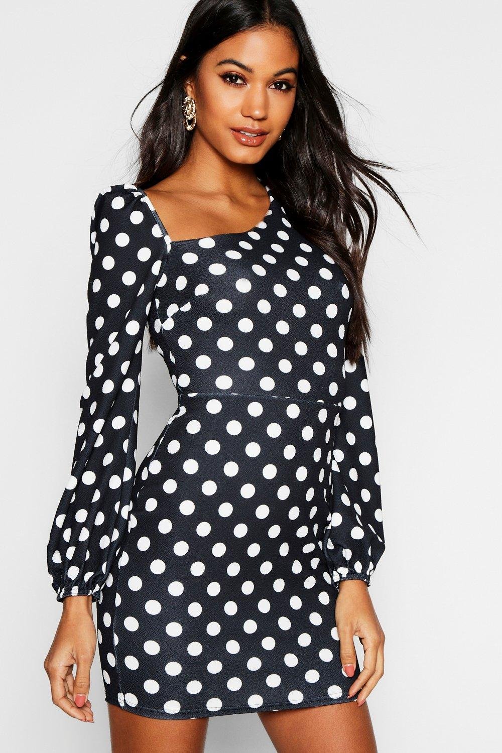 Платье с прозрачными рукавами в горошек