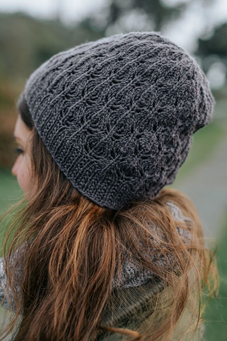 Оригинальная шапка с укороченными рядами