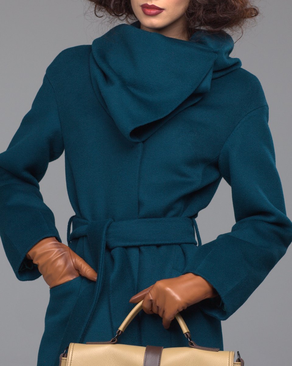 Красивые плащи