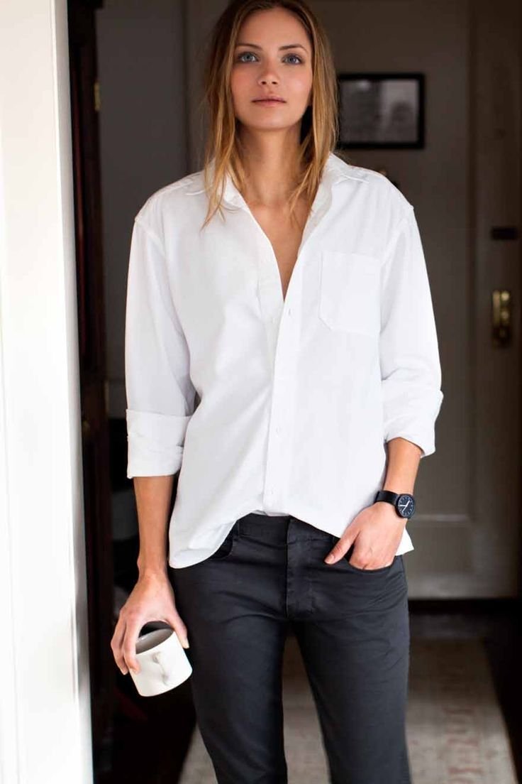 Девушка в рубашке