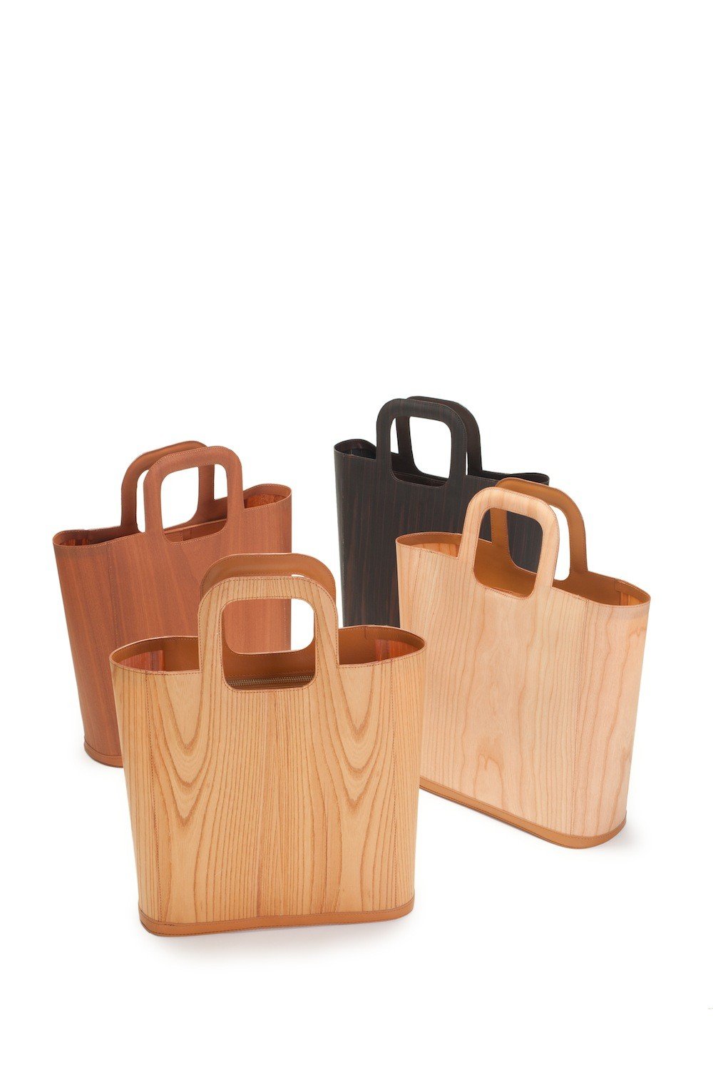 Сумка из дерева и кожи