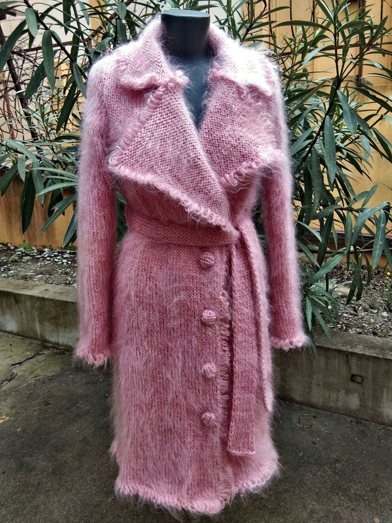 Вязаное мохеровое пальто