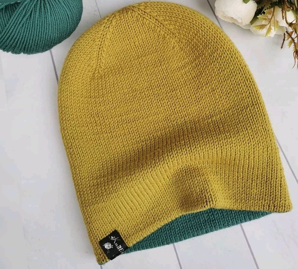 Шапка лицевыми петлями