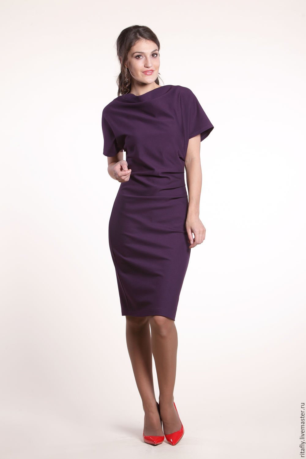 Летнее платье с воротником качели