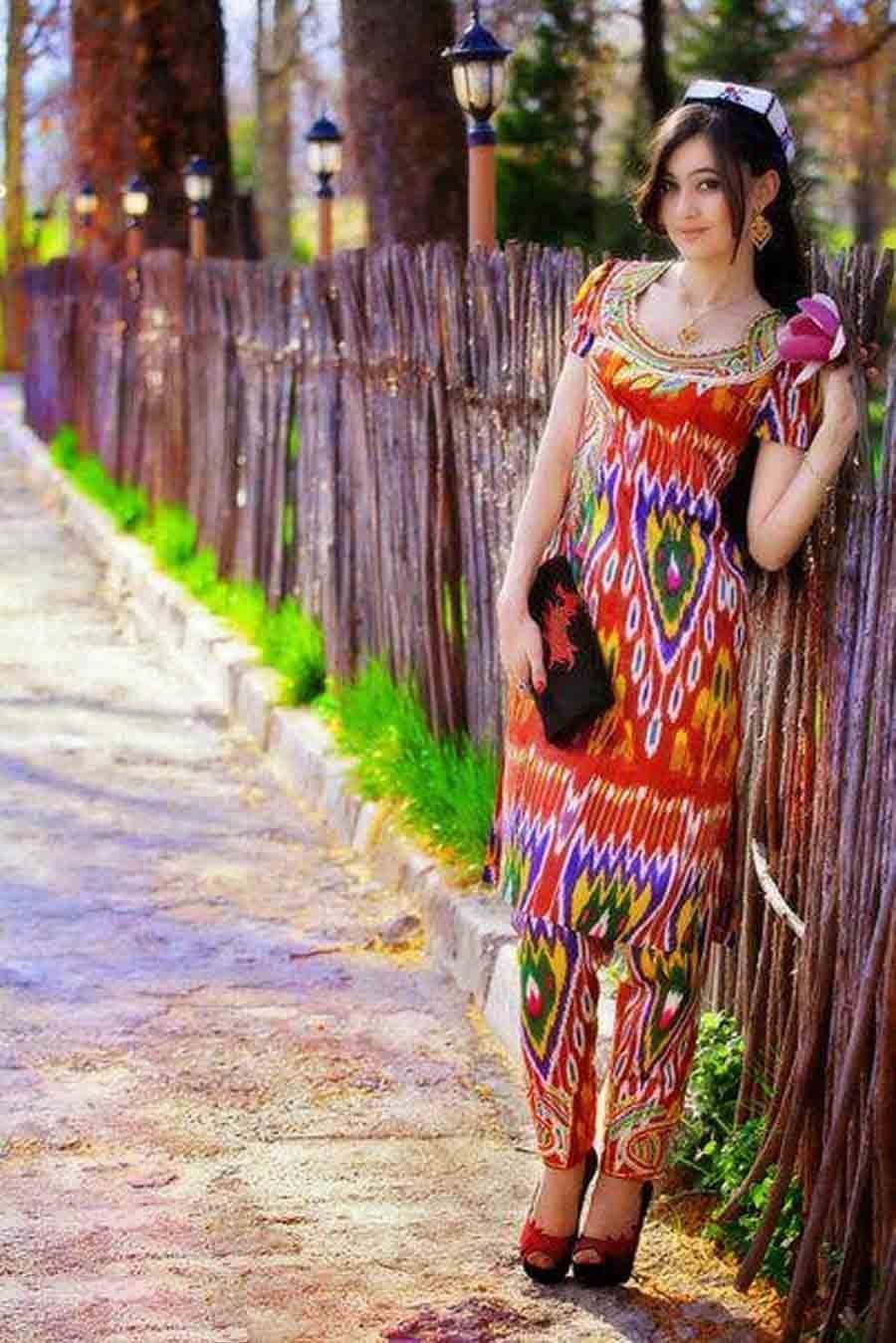 Таджикистанский национальный костюм