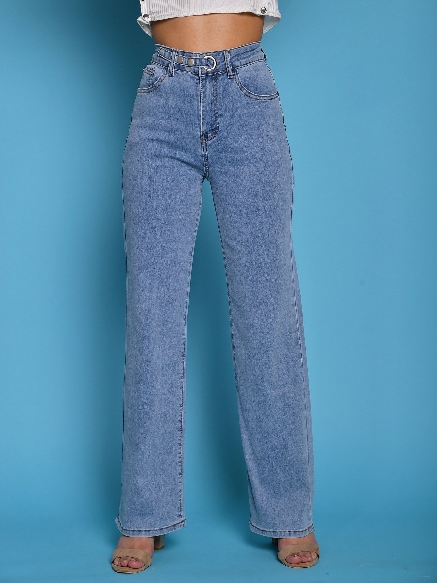 Вера Брежнева в джинсах