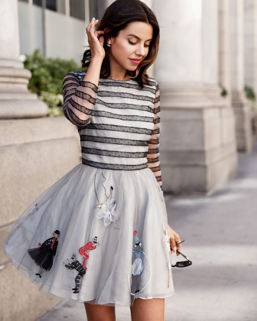 Образы с короткой юбкой