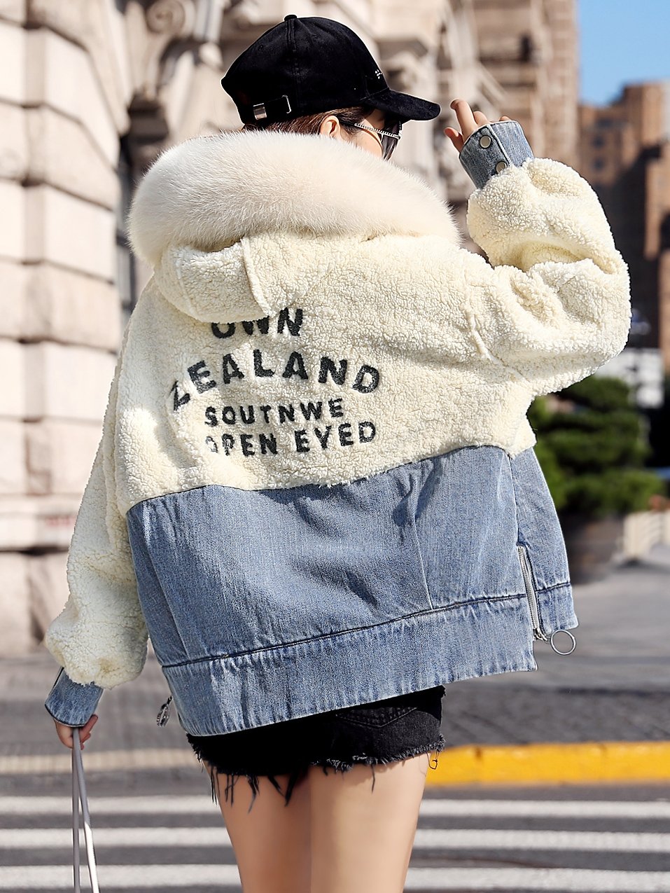 Персиковый жакет искусственный мех