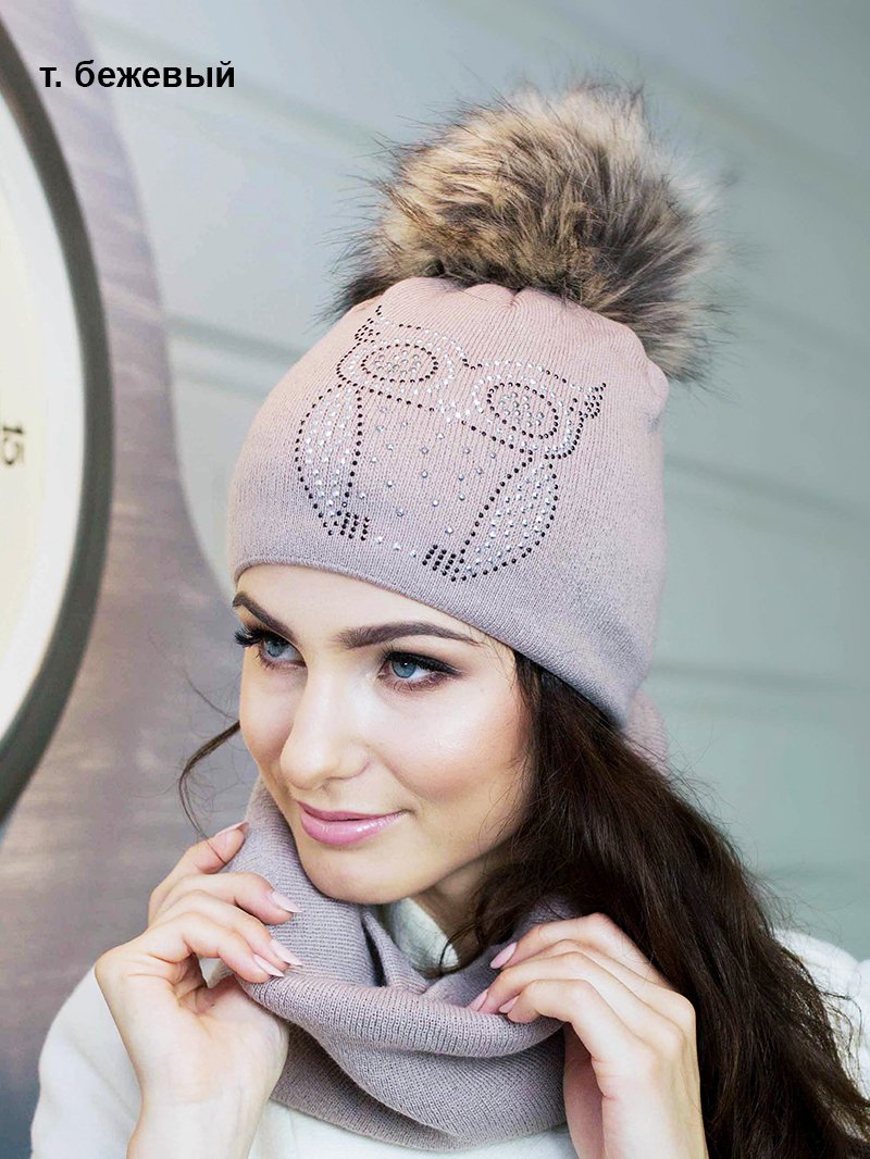 Вязаные шапочки со стразами