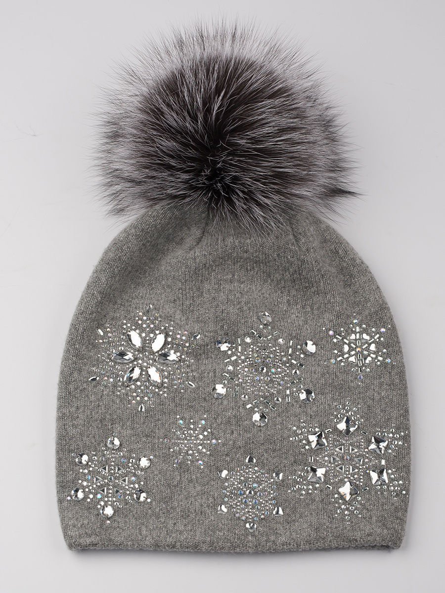 Шапки с камушками