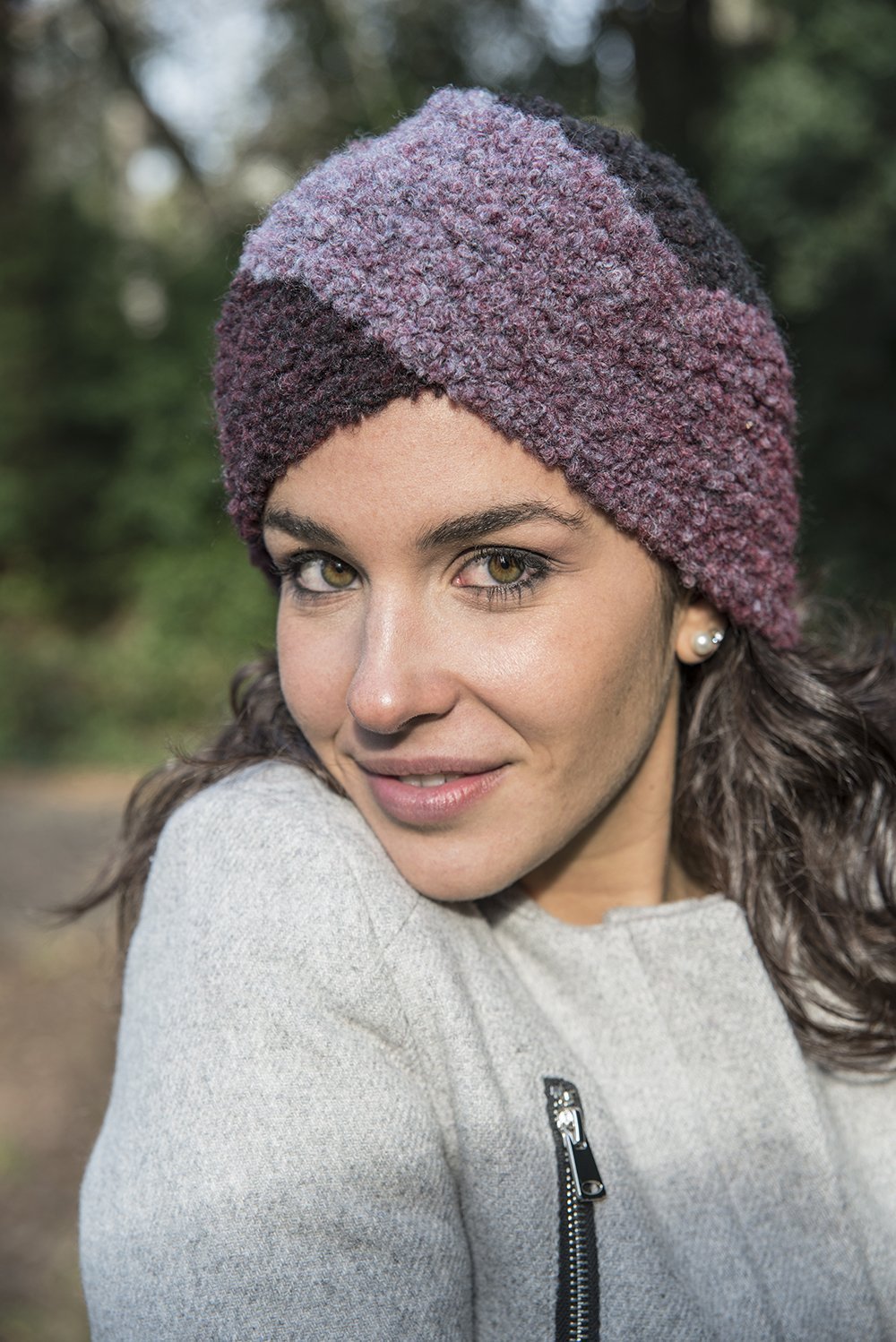 Манишка из буклированной пряжи