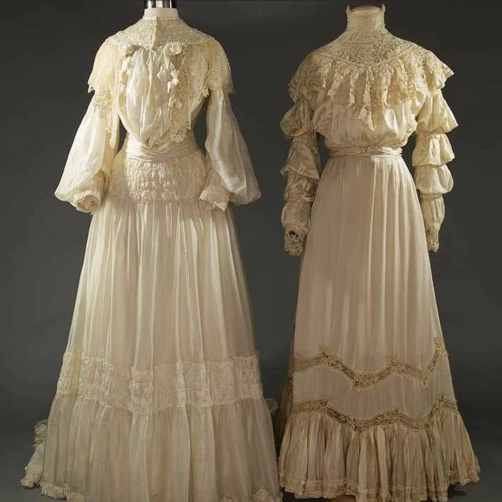 Платье с буфами на рукавах 19 век