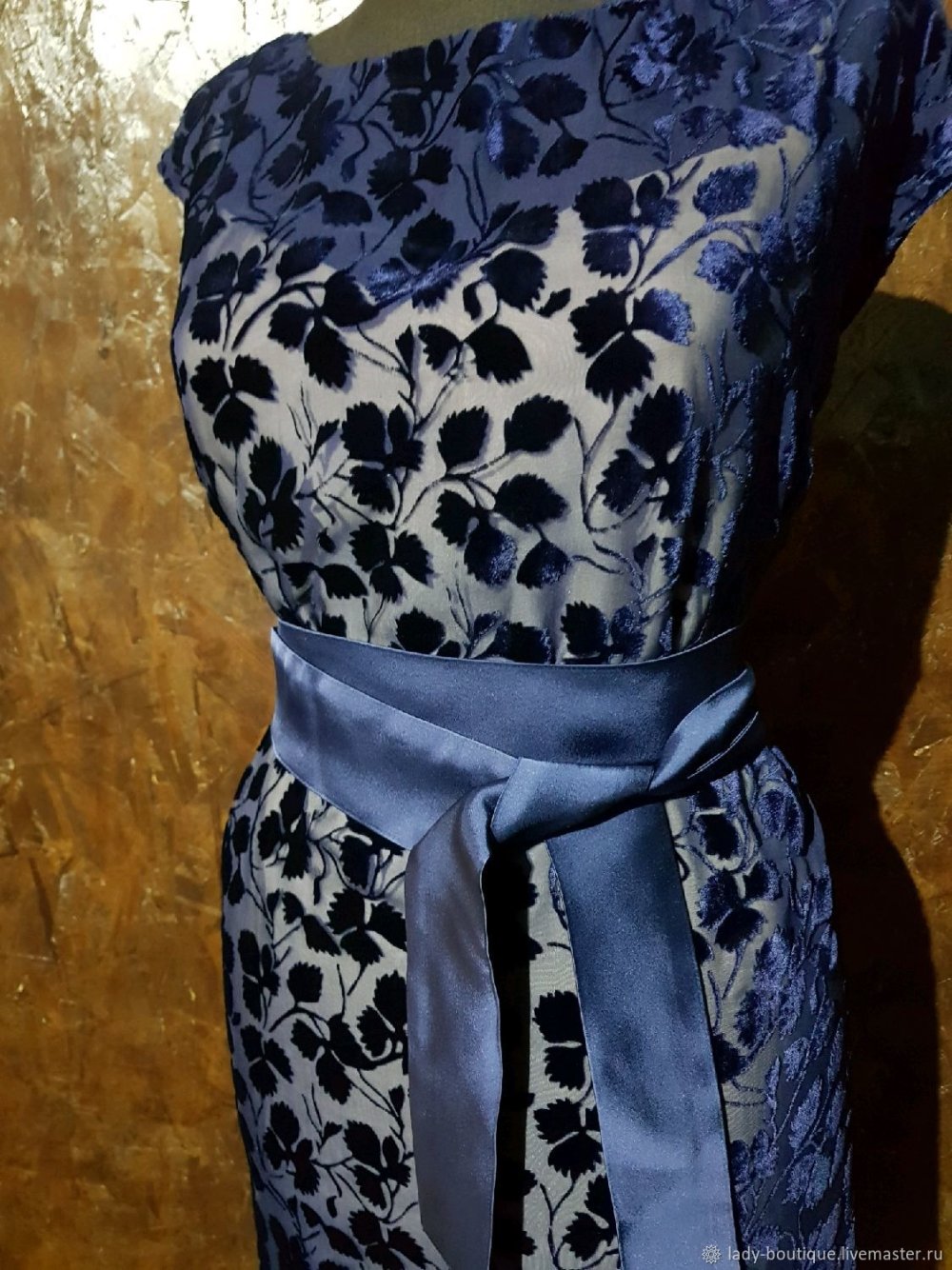 Фасоны платьев для женщин после 50 лет из панбархата