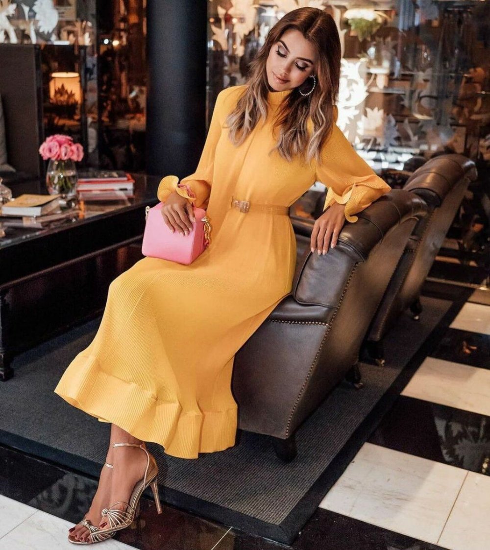 Модные богатые девушки