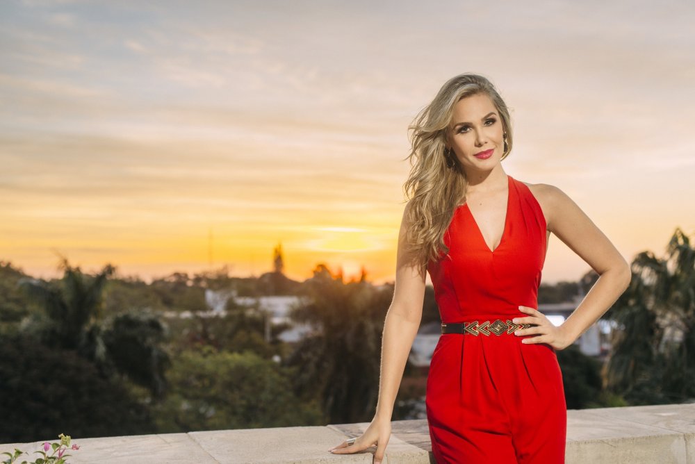 Крсивыдевушки в платьях