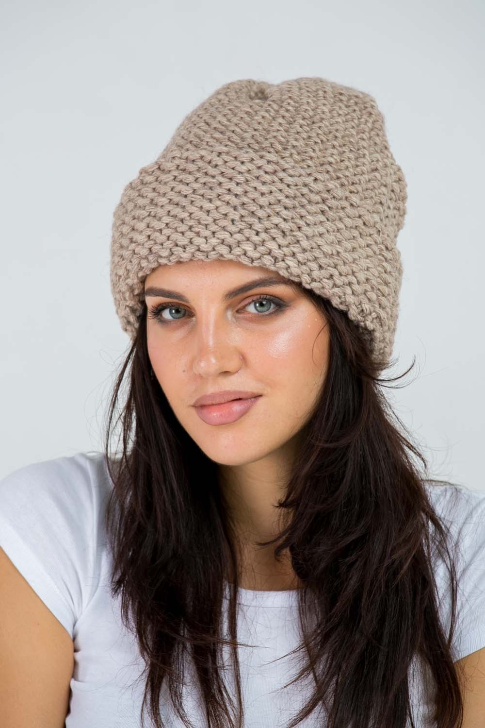 Шапки для сердцевидного лица девушек