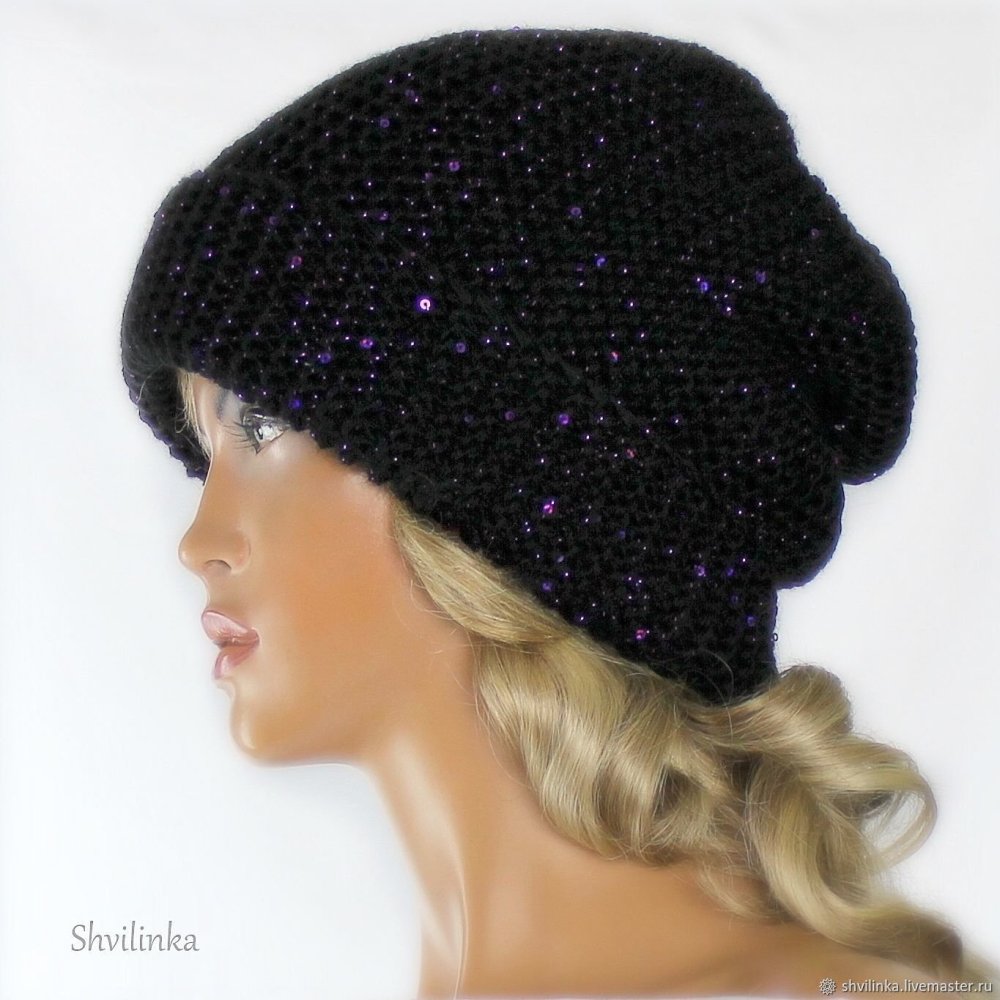 Шапка из пряжи с пайетками