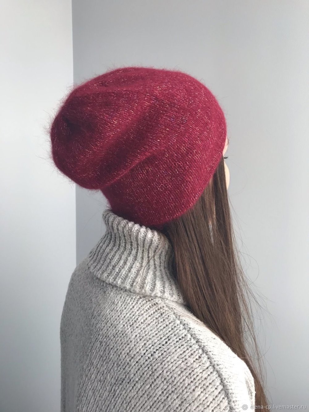 Шапка женская черная с люрексом