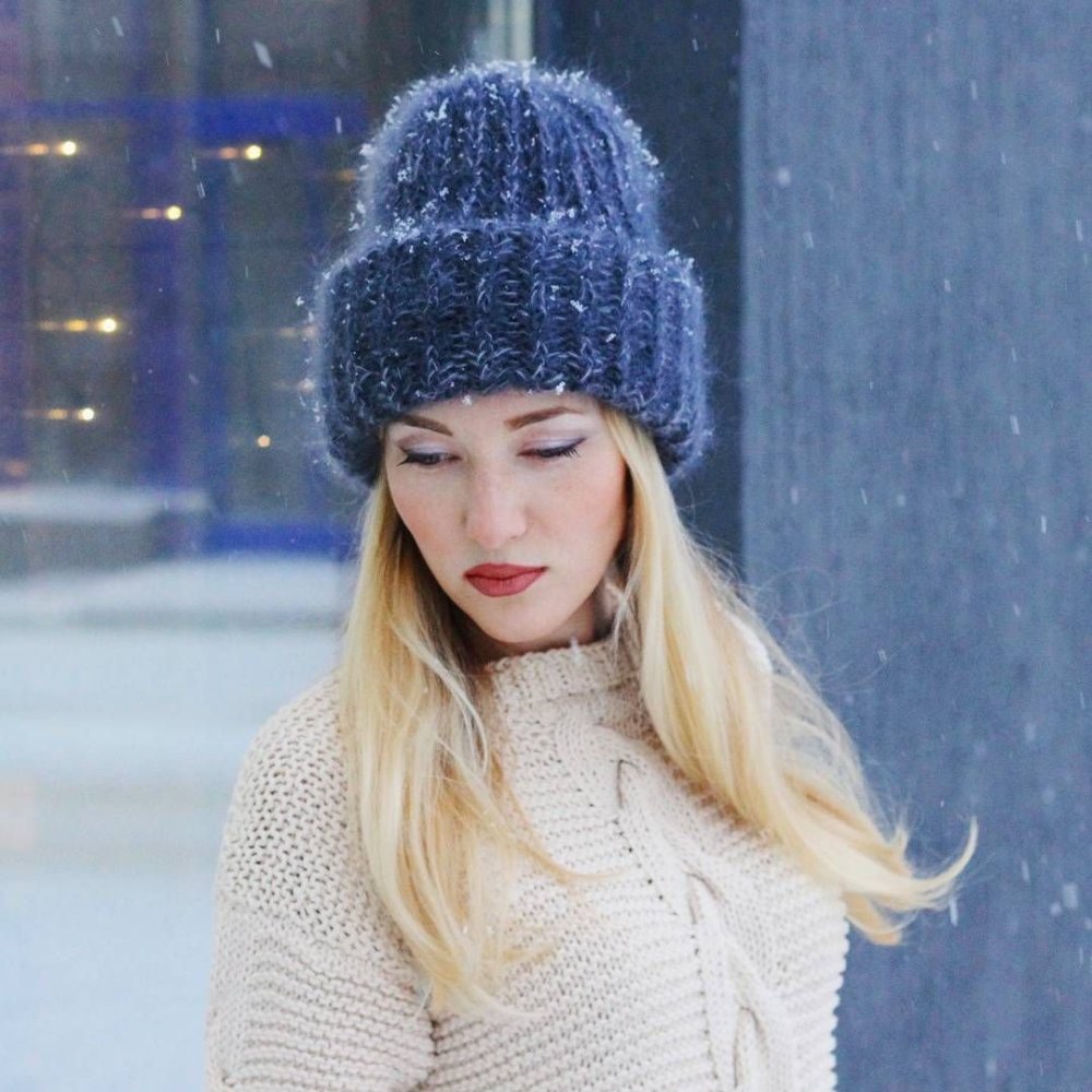 Вязаные шапки светлые