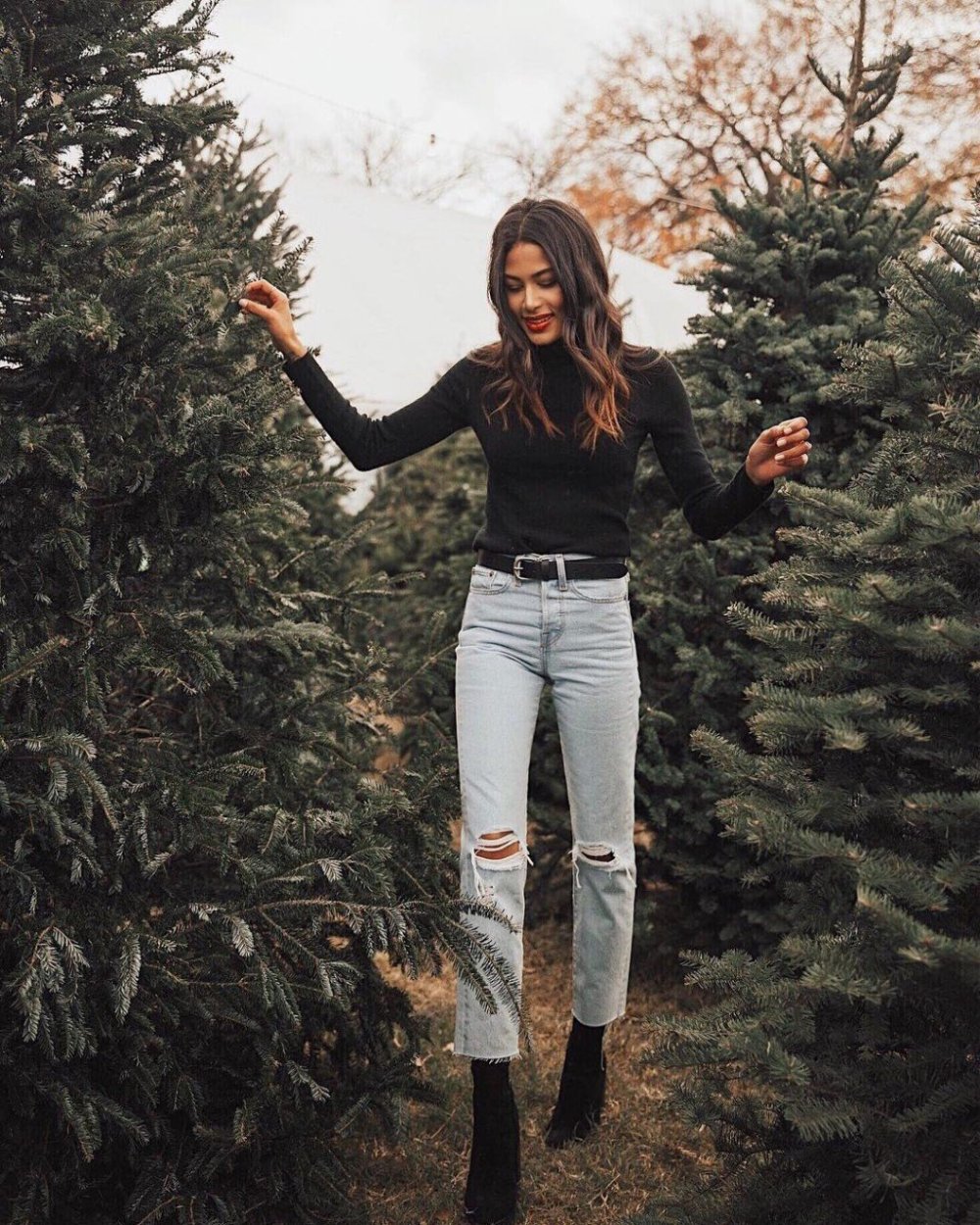 Новогодний наряд с джинсами для девушек