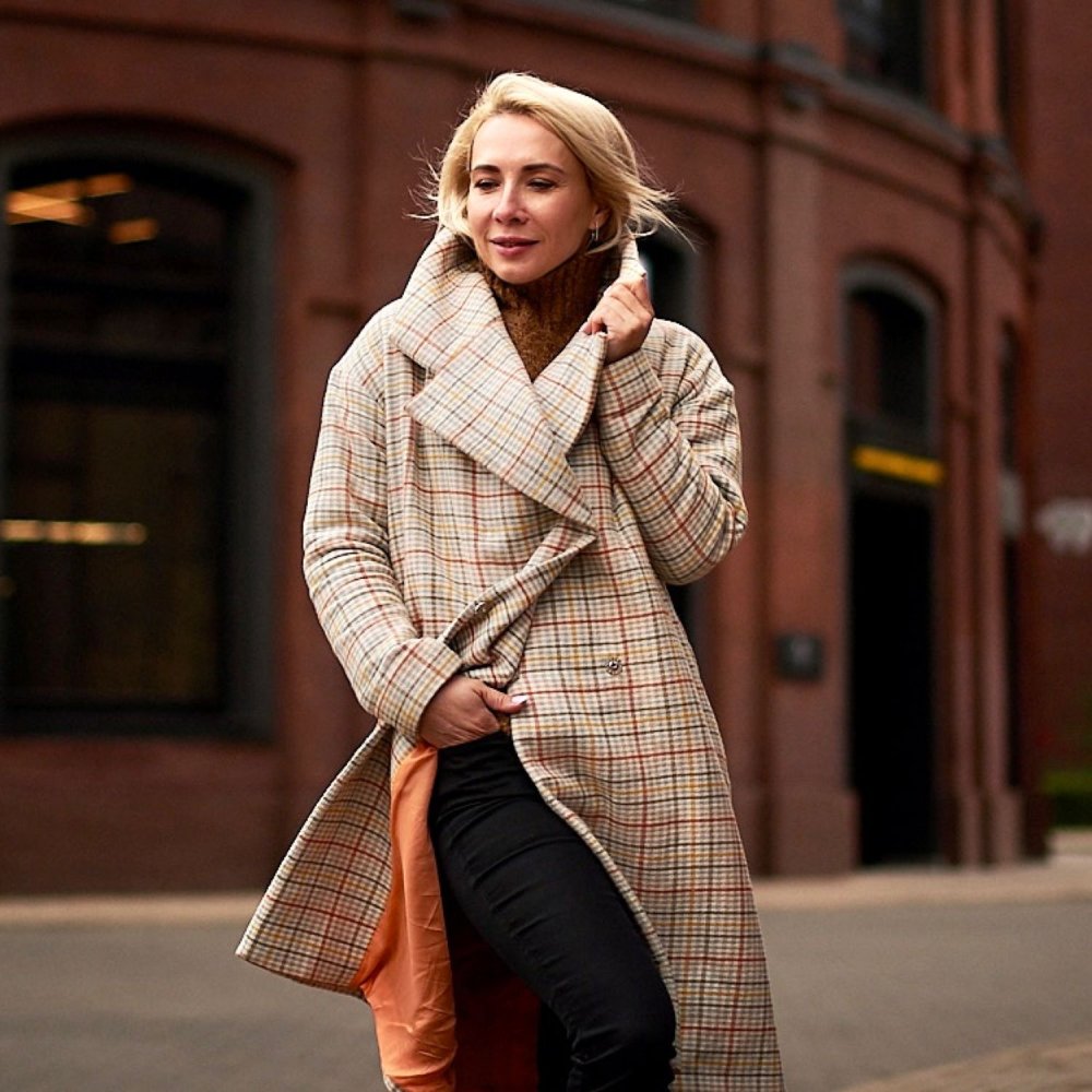 Пыльная роза цвет в одежде