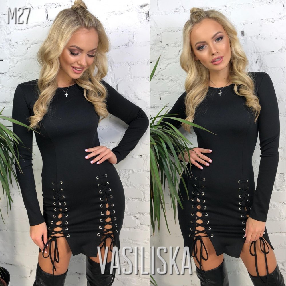 Платье с декоративной шнуровкой