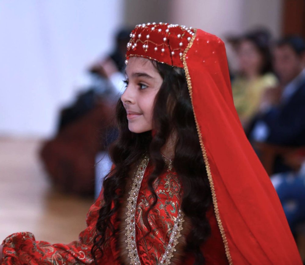 Азербайджанский национальный костюм женский