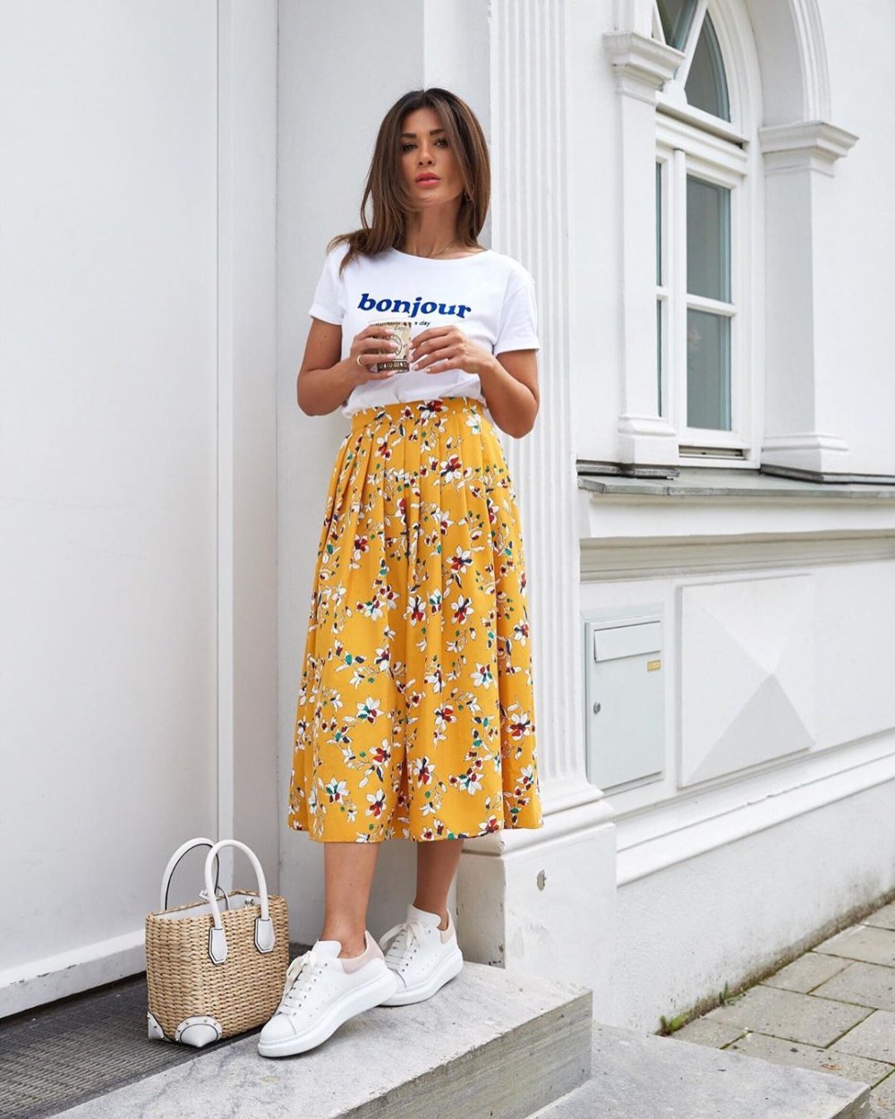 Кроп топ и юбка с завышенной талией