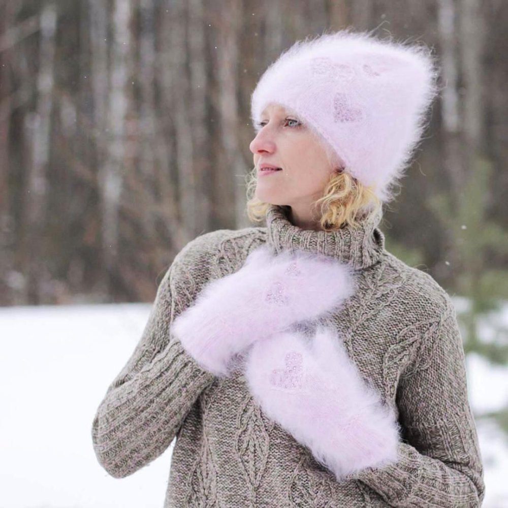 Шапки вязаные из кроличьего пуха